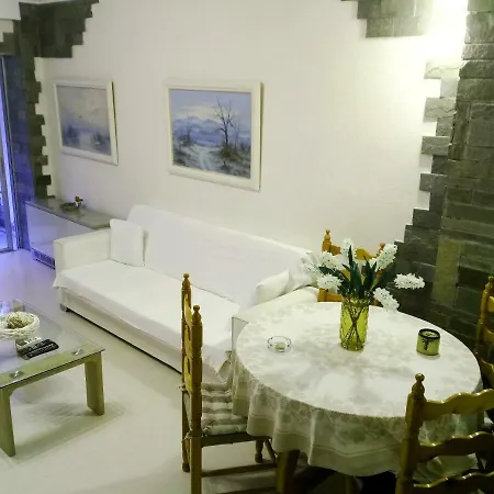 Apartment Sweet Maisonette